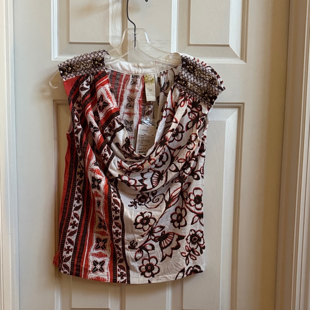 Source Unknown Red and Black Floral Blouse